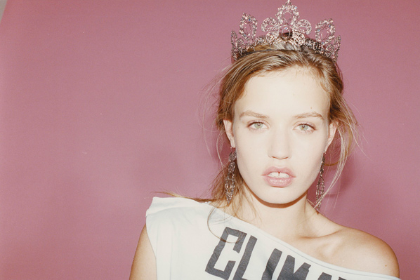 Georgia May Jagger w biżuterii Vivienne Westwood