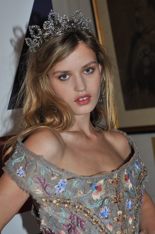 Georgia May Jagger w biżuterii Vivienne Westwood
