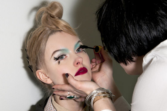 backstage-manish-arora-jesien-zima-2012-2013-fot-imaxtree1-ab8565f