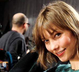 Karlie Kloss za kulisami pokazu Victoria's Secret, fot. Cover Media