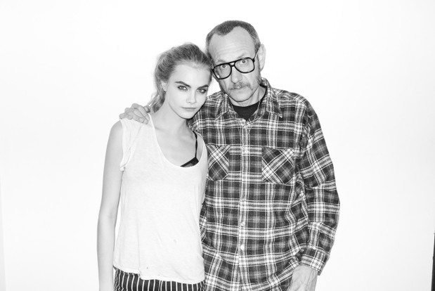 Cara Delevingne pozuje w studiu Terry