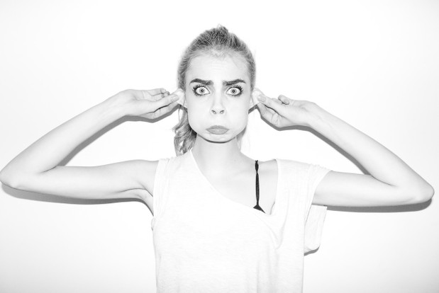 Cara Delevingne pozuje w studiu Terry