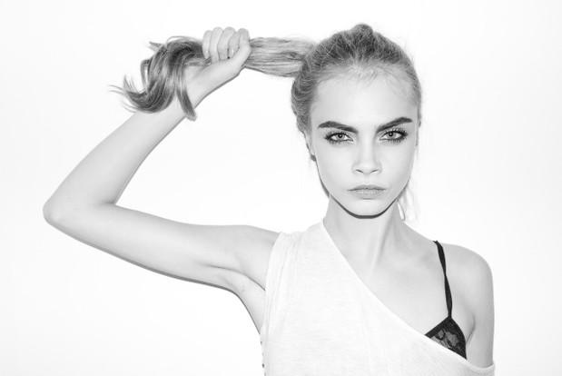 Cara Delevingne pozuje w studiu Terry