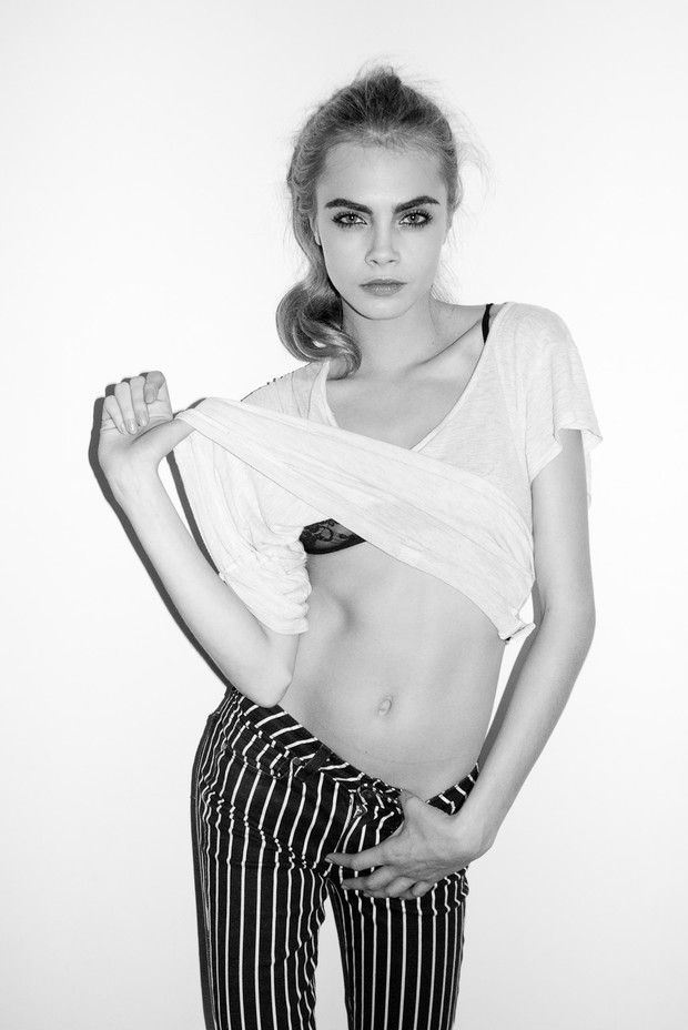 Cara Delevingne pozuje w studiu Terry