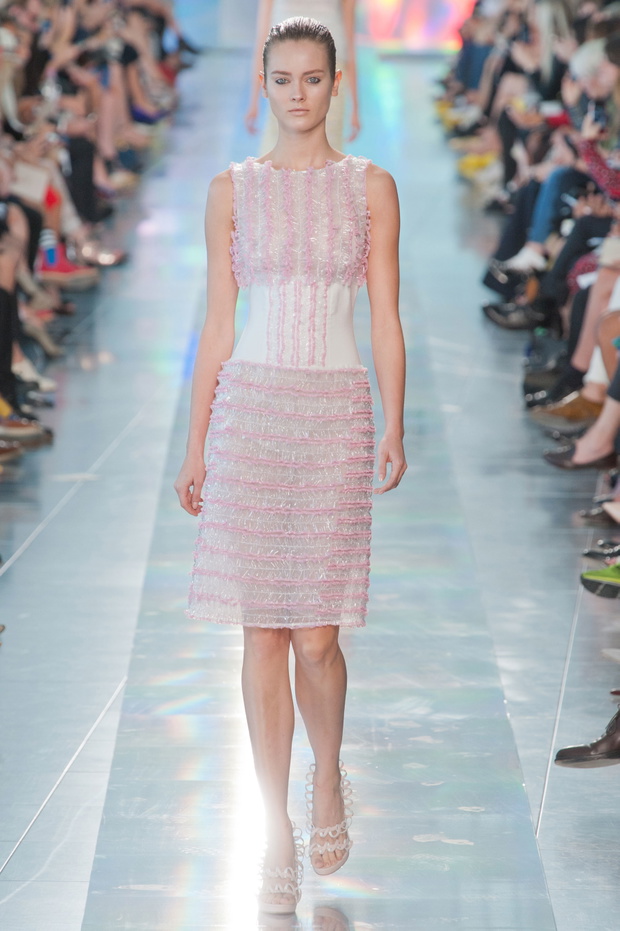 balenciaga-wybiera-christophera-kane-a12-84ed4b8
