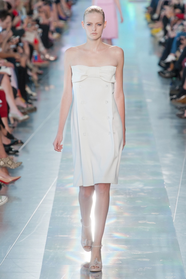 balenciaga-wybiera-christophera-kane-a8-d6478aa