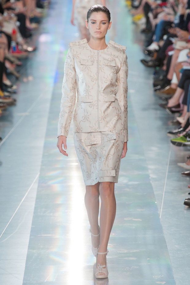 balenciaga-wybiera-christophera-kane-a19-7ffcd7f