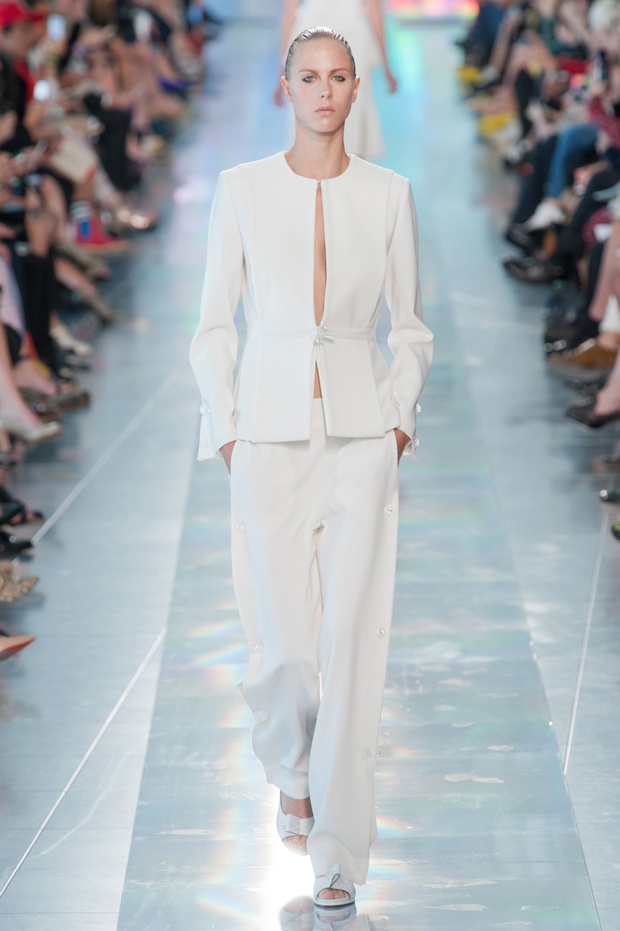 balenciaga-wybiera-christophera-kane-a4-7e77bb4