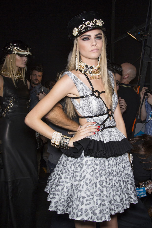 Cara Delevingne - róźne twarze modelki roku