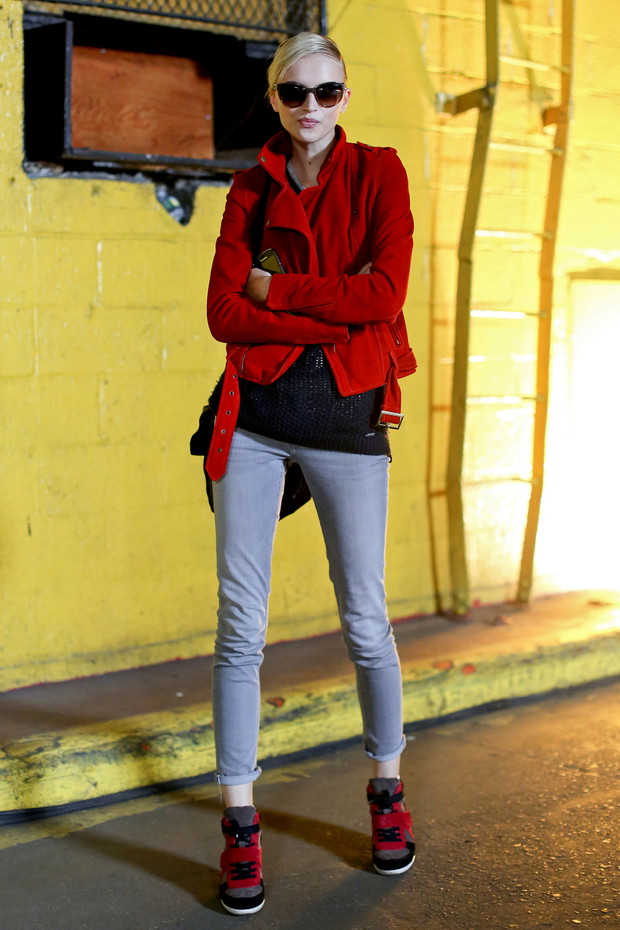 Street fashion: modelki kochają czerwień!