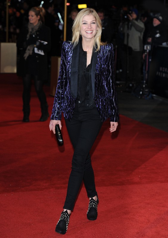 Picture Shows:  Rosamund Pike attending the World premiere of 'Les Miserables' at the Empire and the Odeon, Leicester Square, London, on Wednesday December 05, 2012.