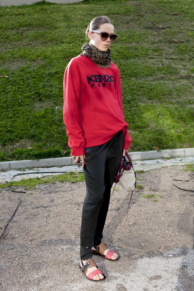 Street fashion: modelki kochają czerwień!