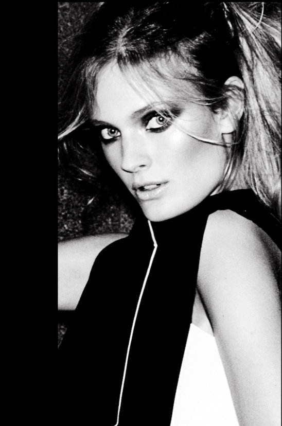 Współczesne supermodelki w obiektywie Mario Testino dla V