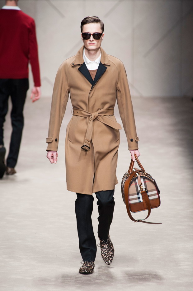 Pokazy mody męskiej: Burberry, Versace, Dolce & Gabbana...