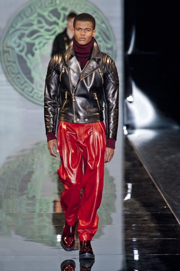 Pokazy mody męskiej: Burberry, Versace, Dolce & Gabbana...
