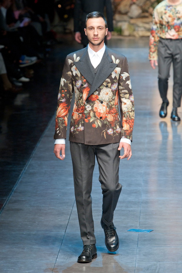 Pokazy mody męskiej: Burberry, Versace, Dolce & Gabbana...
