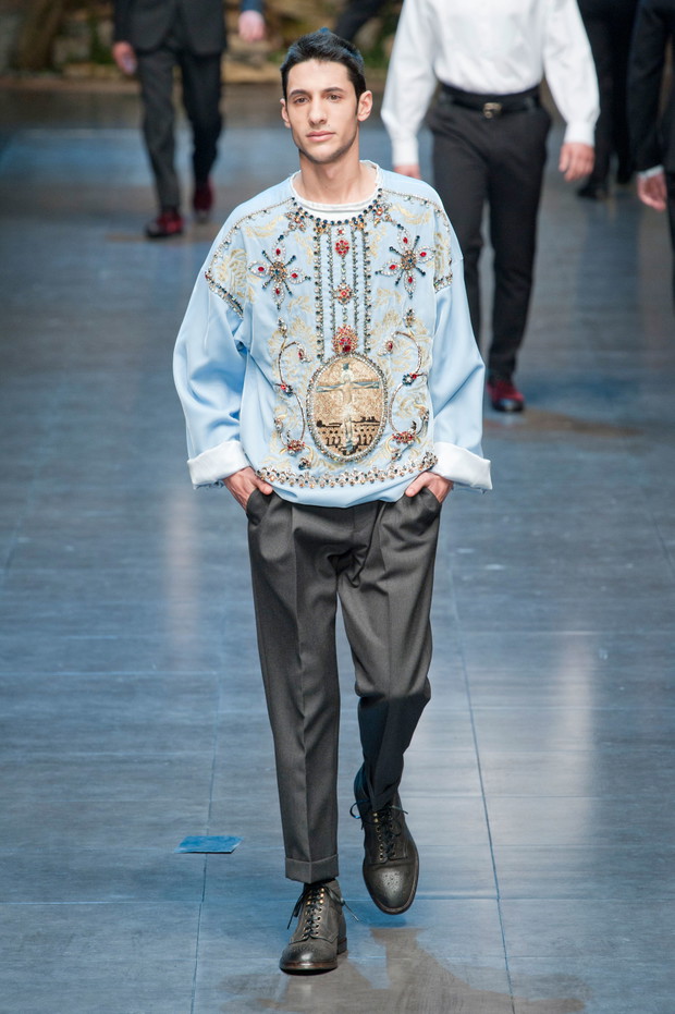 Pokazy mody męskiej: Burberry, Versace, Dolce & Gabbana...
