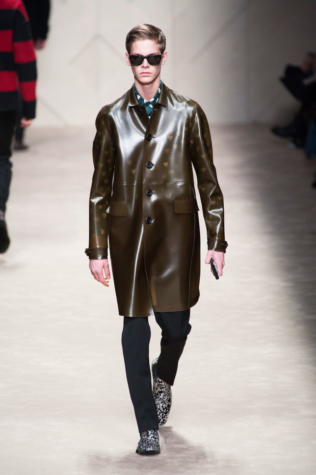 Pokazy mody męskiej: Burberry, Versace, Dolce & Gabbana...