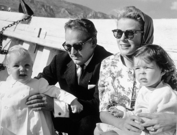 Grace Kelly z rodziną, 1959 rok / fot. Album/East News