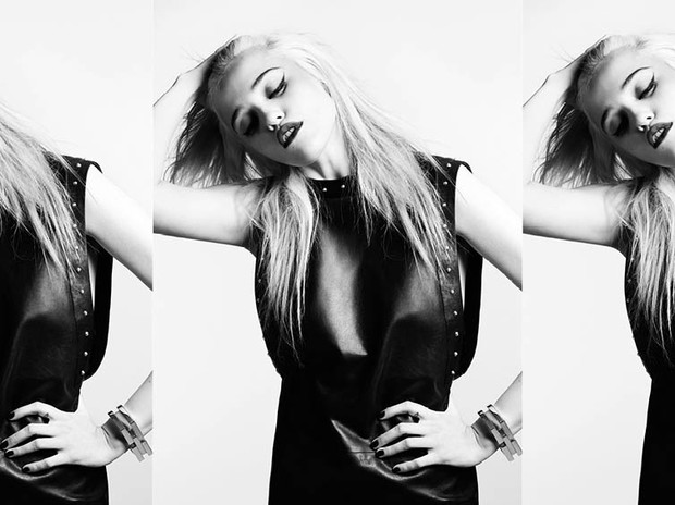 Sky Ferreira w lookbooku Saint Laurent Paris