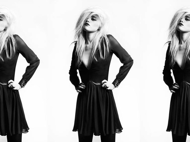 Sky Ferreira w lookbooku Saint Laurent Paris