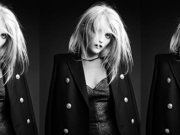 Sky Ferreira w lookbooku Saint Laurent Paris