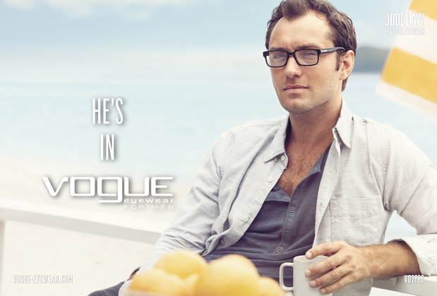 Jude Law w kampanii Vogue Eyewear He’s In Vogue, fot. serwis prasowy