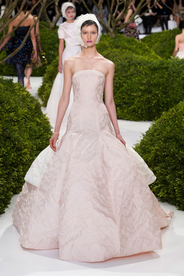 Suknie ślubne: inspiracje z haute couture
