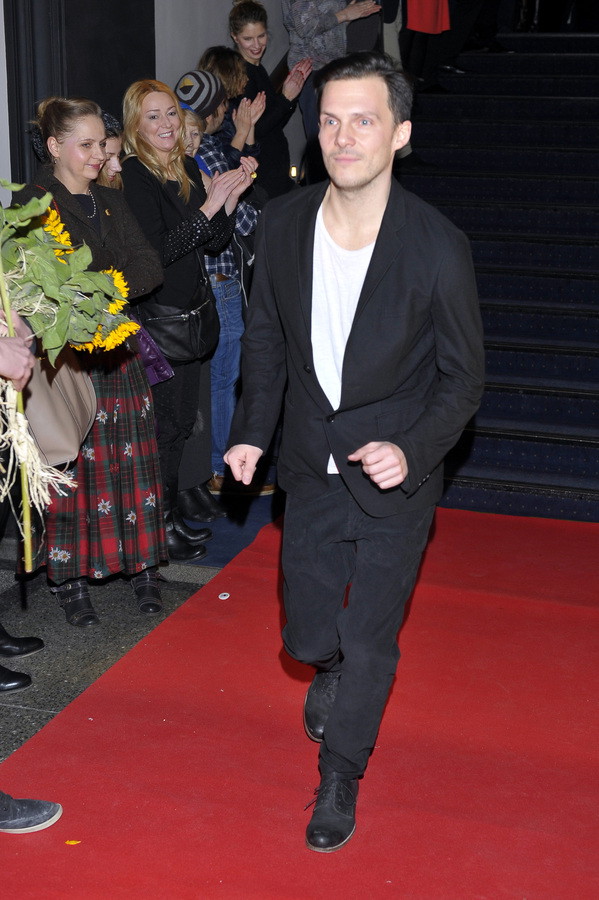 Michał Englert na premierze filmu Nieulotne, fot. Akpa