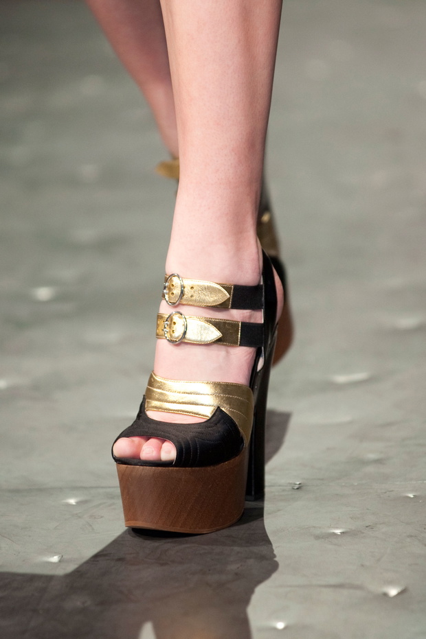 prada-jesien-zima-2013-201452-a0a2f71