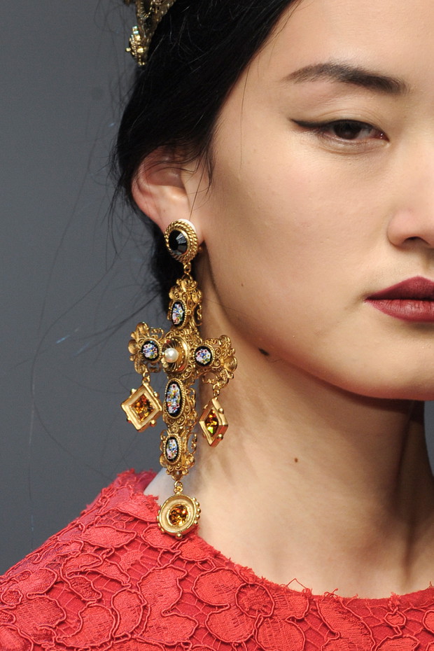 Buty, torebki i biżuteria z pokazu Dolce & Gabbana FW 13