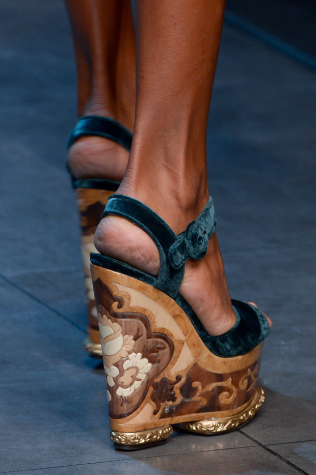 Buty, torebki i biżuteria z pokazu Dolce & Gabbana FW 13