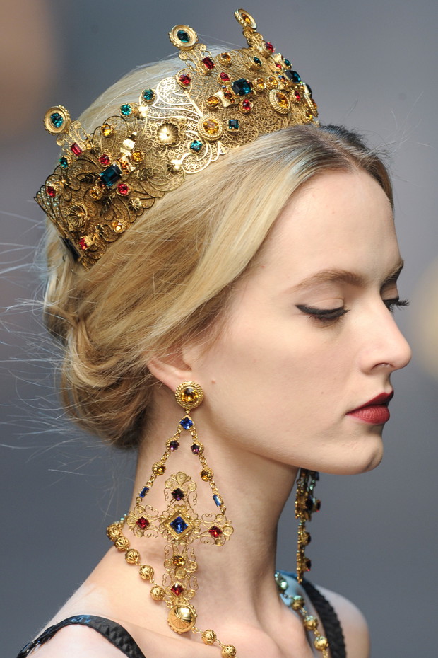 Buty, torebki i biżuteria z pokazu Dolce & Gabbana FW 13