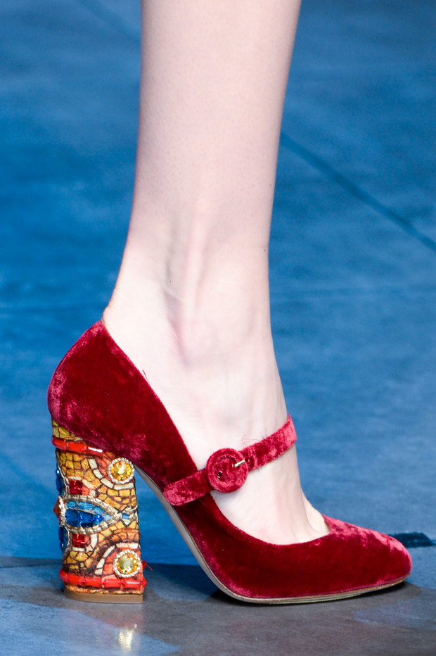 Buty, torebki i biżuteria z pokazu Dolce & Gabbana FW 13