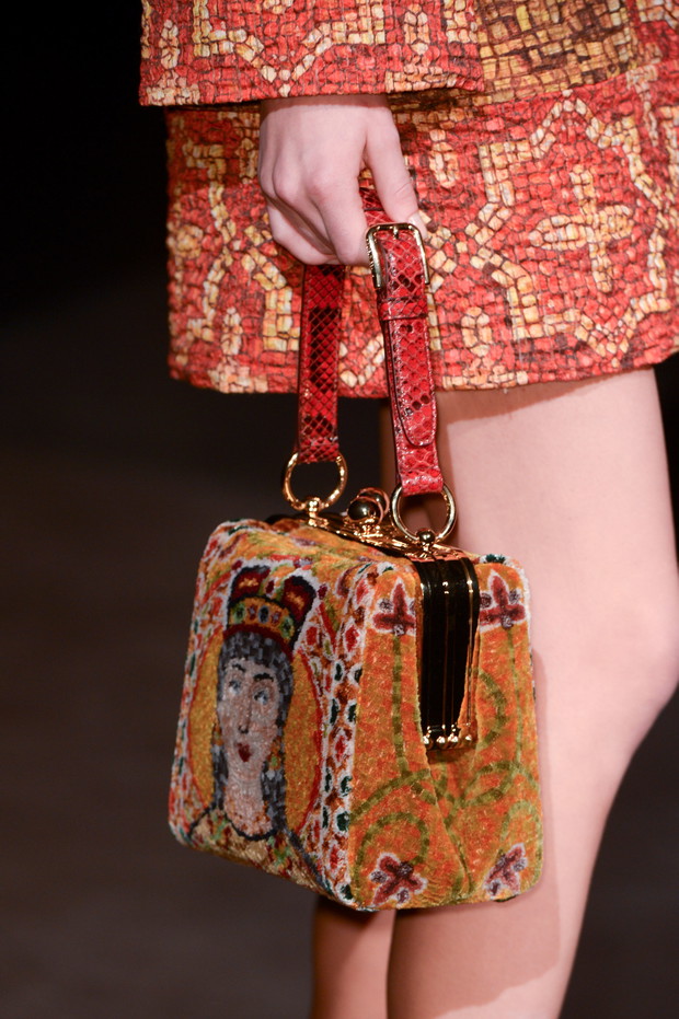 Buty, torebki i biżuteria z pokazu Dolce & Gabbana FW 13