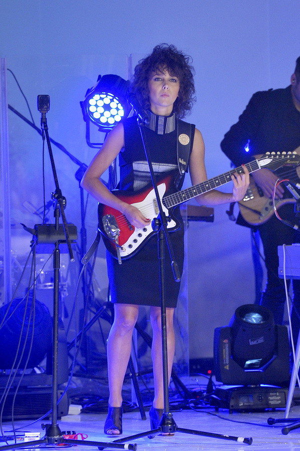 Monika Brodka w projekcie Krystof na pokazie Krystof by Krzysztof Stróżyna, fot. Akpa