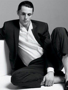 Matthew Goode dla L