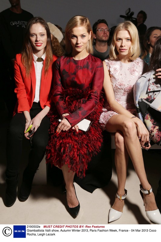 Gwiazdy na Paris Fashion Week: Coco Rocha i Leigh Lezark na pokazie Giambattista Valli, fot. East News