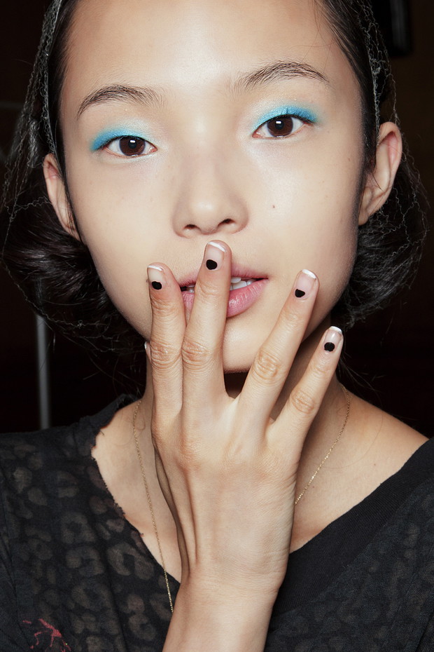 French manicure na wiosnę 2013