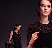 Iris Strubegger i JAC w kampanii torebek Louis Vuitton "Alma"