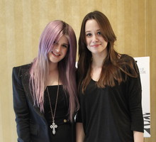 Kelly Osbourne z naszą dziennikarką na spotkaniu w Warszawie, fot. Akpa/ E! Entertainment