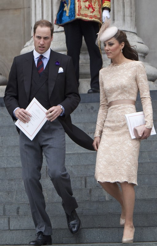William & Kate podczas obchodów 60-lecias panowania Królowej Elżbiety II. Kate ma na sobie komplet alexander McQueen, fot. East News