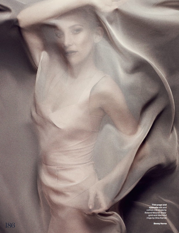 Kate Hudson w ELLE UK, 05.2013, fot. Benny Horne. Kate ma na sobie suknię Roland Mouret.