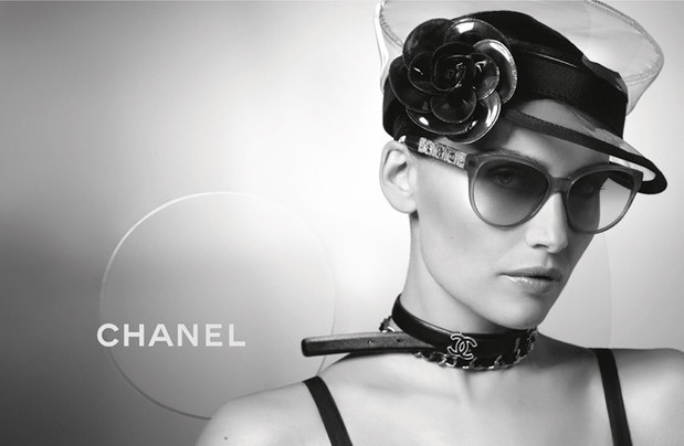 Laetitia Casta w kampanii Chanel Eyewear wiosna-lato 2013, fot. Karl Lagerfeld