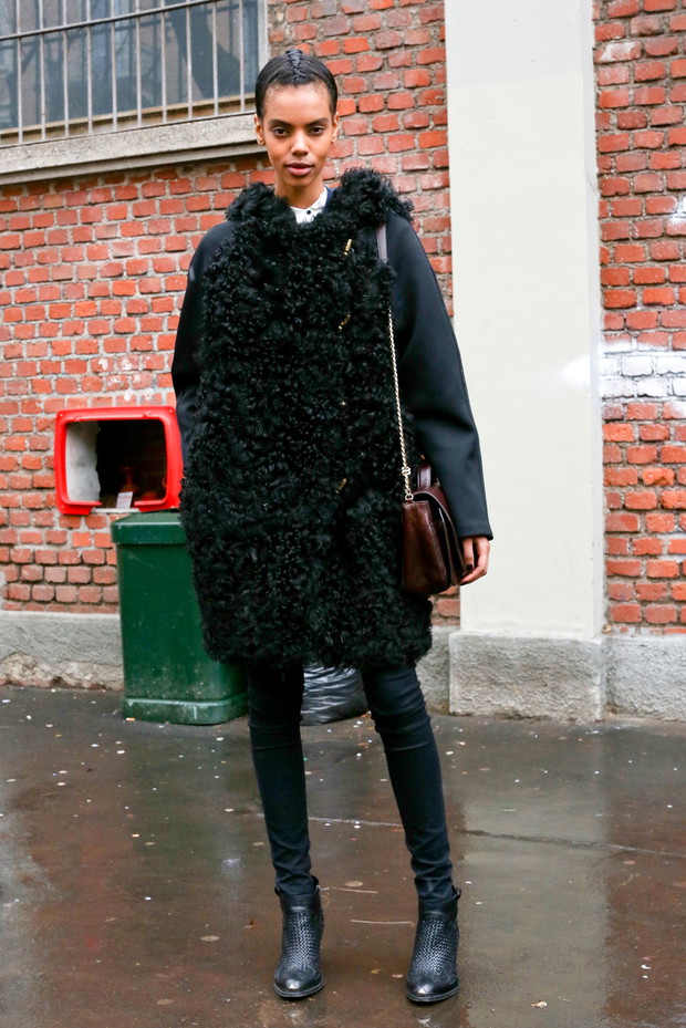 Street fashion: top modelki walczą z zimnem