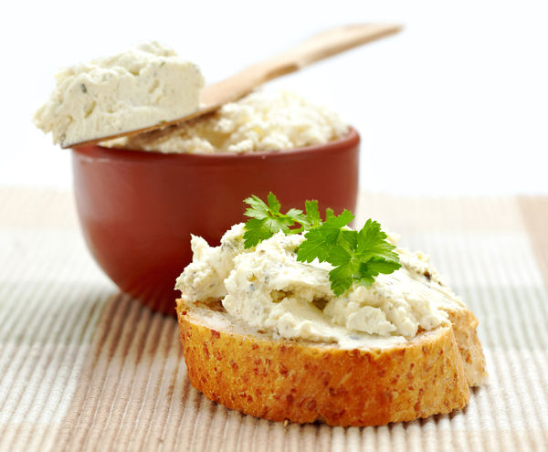 zdrowe-sniadanie-ser-bialy-fot-fotolia-c1b3dc7