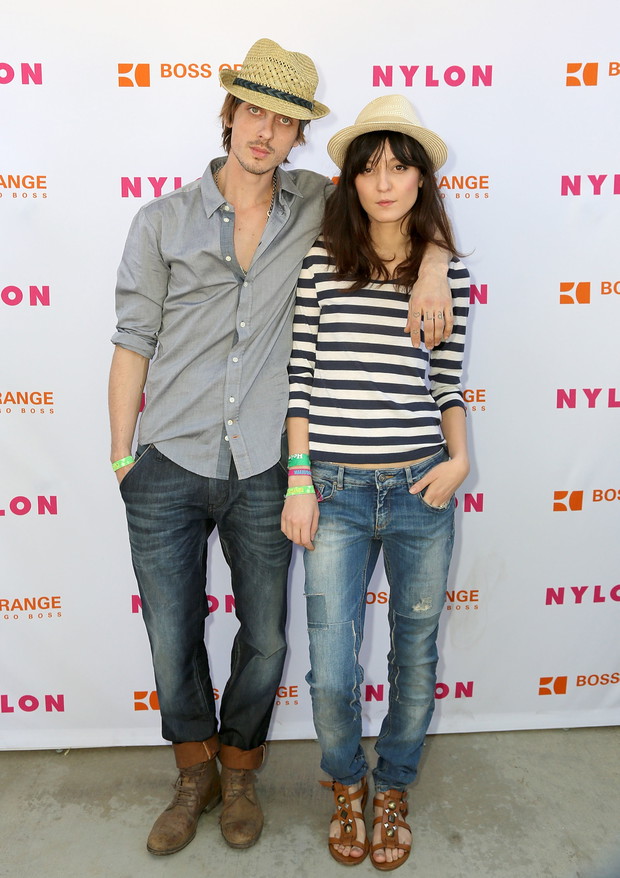 Gwiazdy na festiwalu Coachella: Irina Lazareanu i Mackenzie Keir na BOSS Orange + Nylon Escape House Party, fot. East News