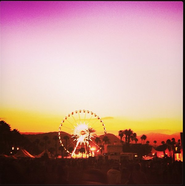 Gwiazdy na Twitterze, Coachella: Alessandra Ambrosio piękne zakończenie pierwszego dnia na festiwalu Coachella. Jeszcze więcej przed nami...