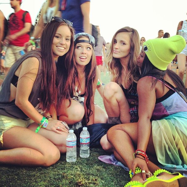 Gwiazdy na Twitterze, Coachella: Marina Łuczenko, #coachella2013 #coachella #happy #haha #havingfun #coachellagirls #gurls #omg #sofun