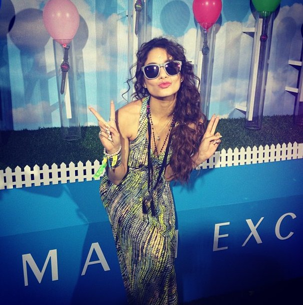 Gwiazdy na Twitterze, Coachella: Vanessa Hudgens @NeonCarnival był świetny, jak co roku